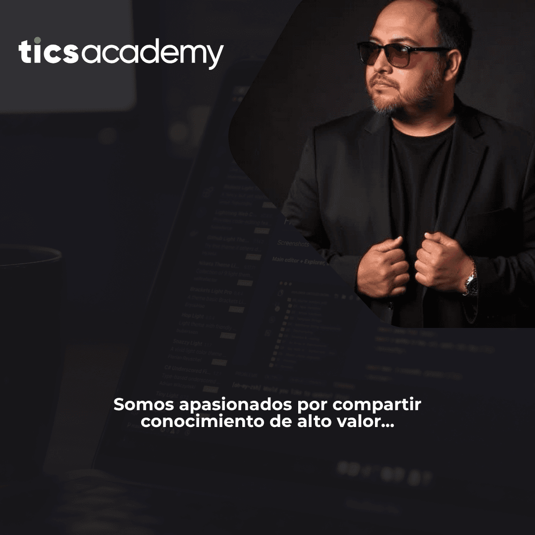 Instructor de Tics Academy compartiendo conocimiento